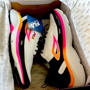 FILA 9.5 Memory Trexler Womens all sport shoes NEW